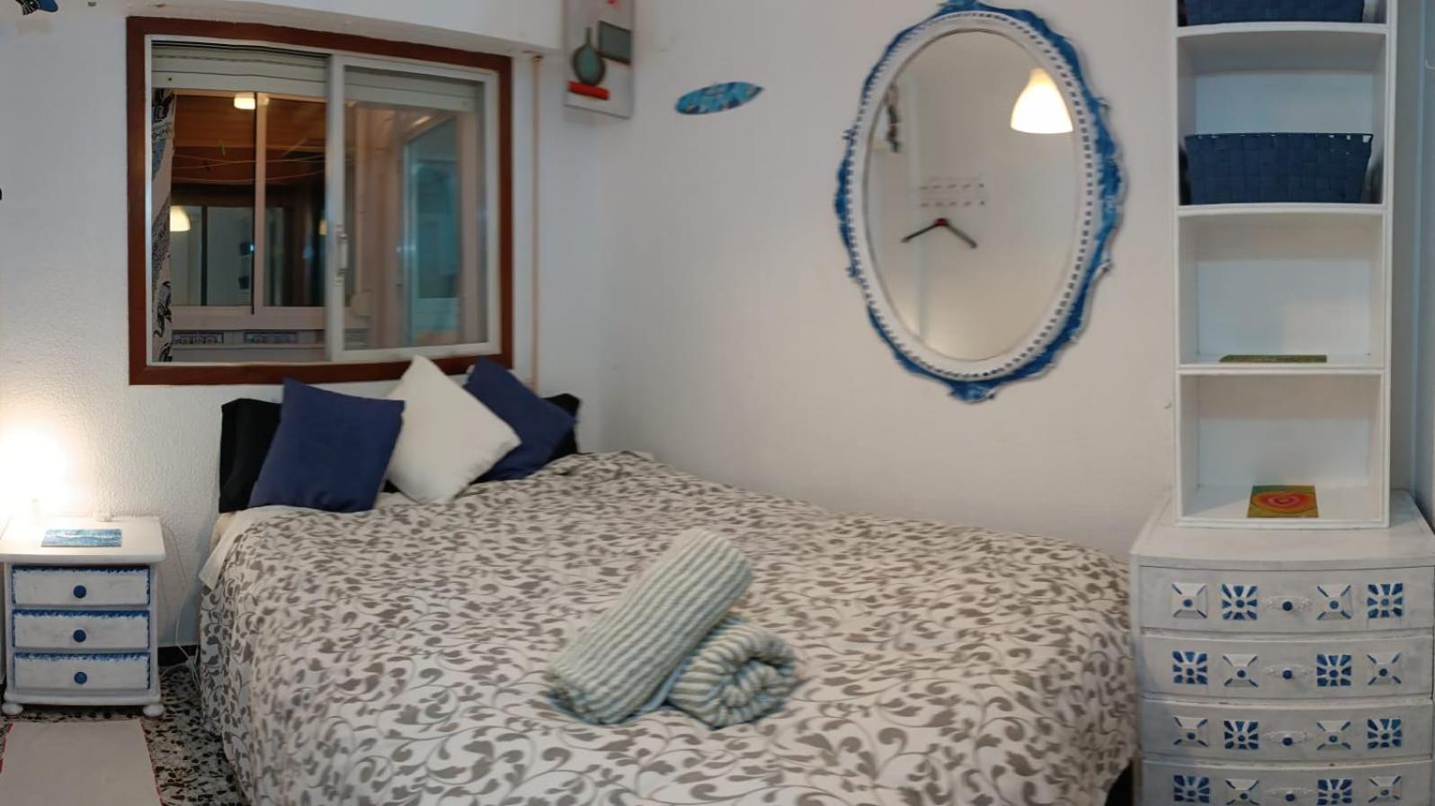 Blue Double Private Room At Front Beach - Habitacion Doble En La Playa Valencia Exteriör bild