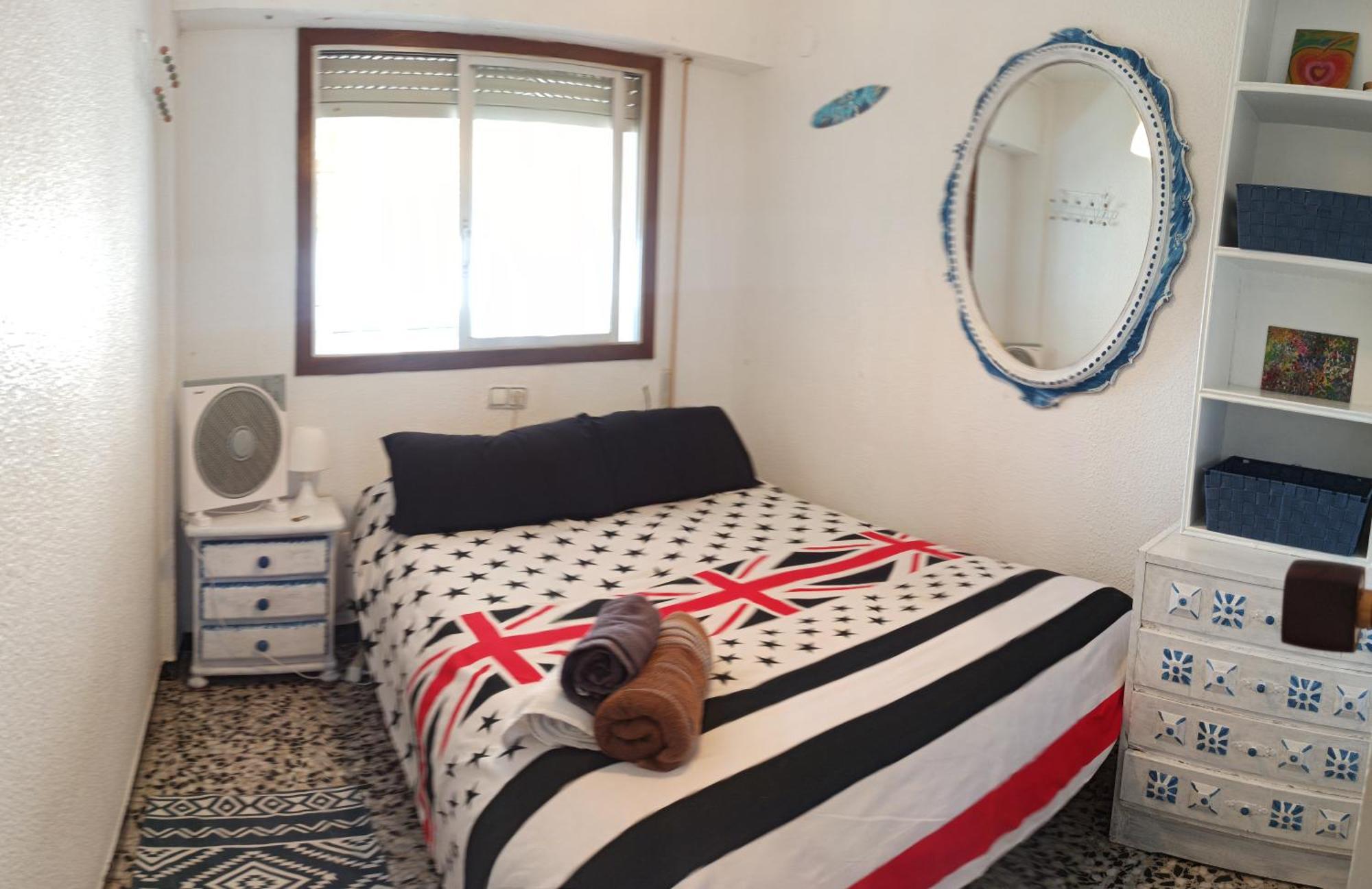 Blue Double Private Room At Front Beach - Habitacion Doble En La Playa Valencia Exteriör bild